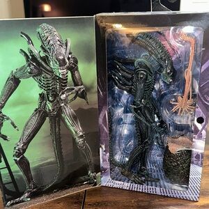 NECA Alien Ultimate Edition Figure